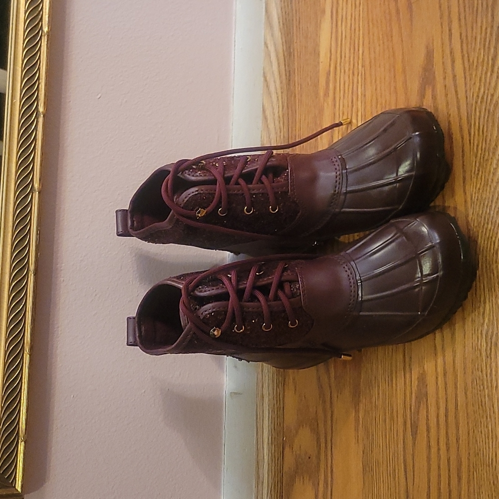 Gianni Bini maroon duck boots - Picture 3 of 9